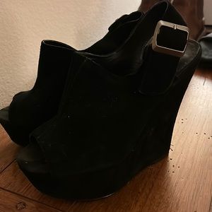 Steve Madden suede wedges